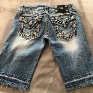 Miss Me jean shorts size 26